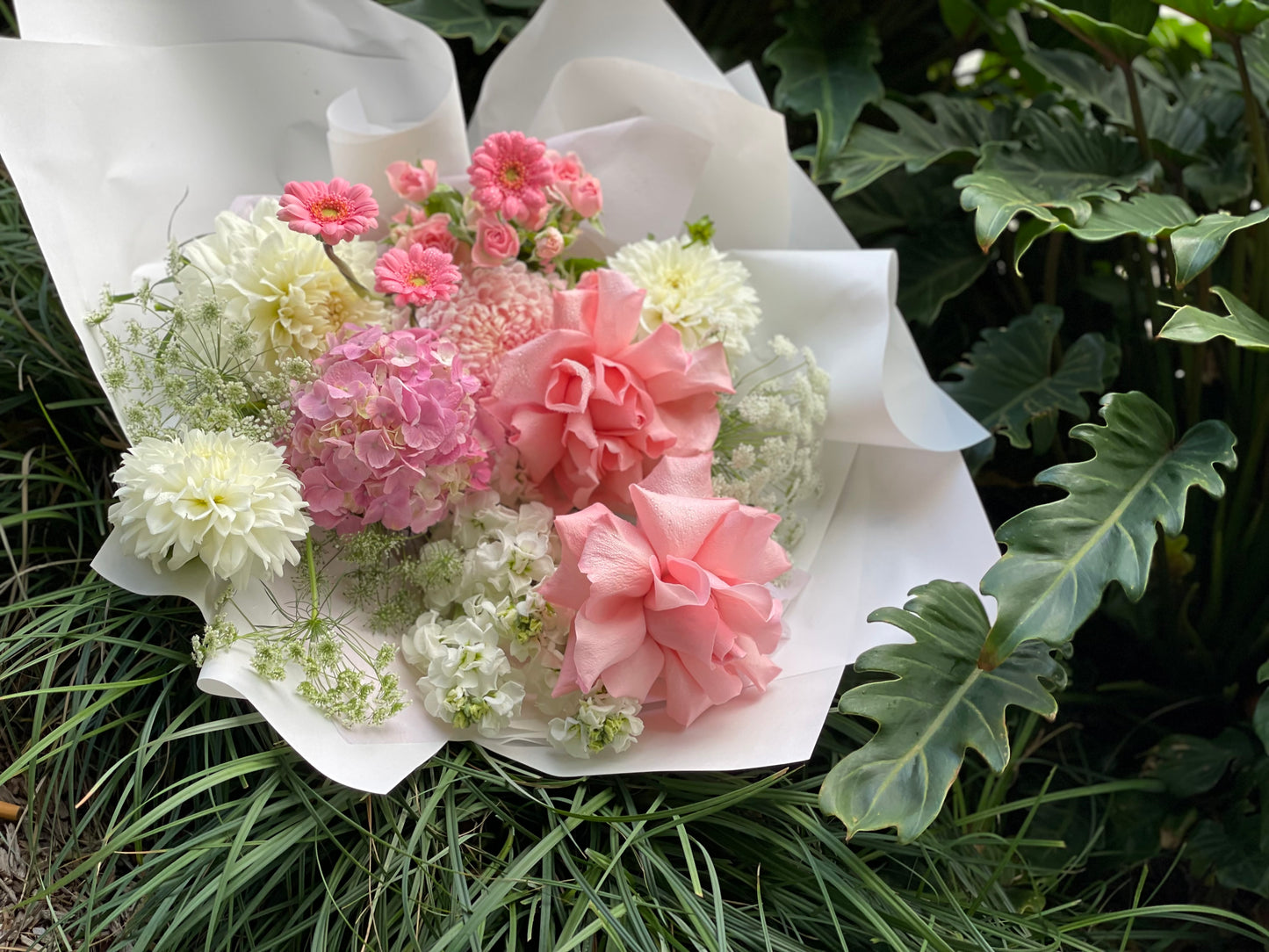 BLUSH PINK / WHITE BOUQUET