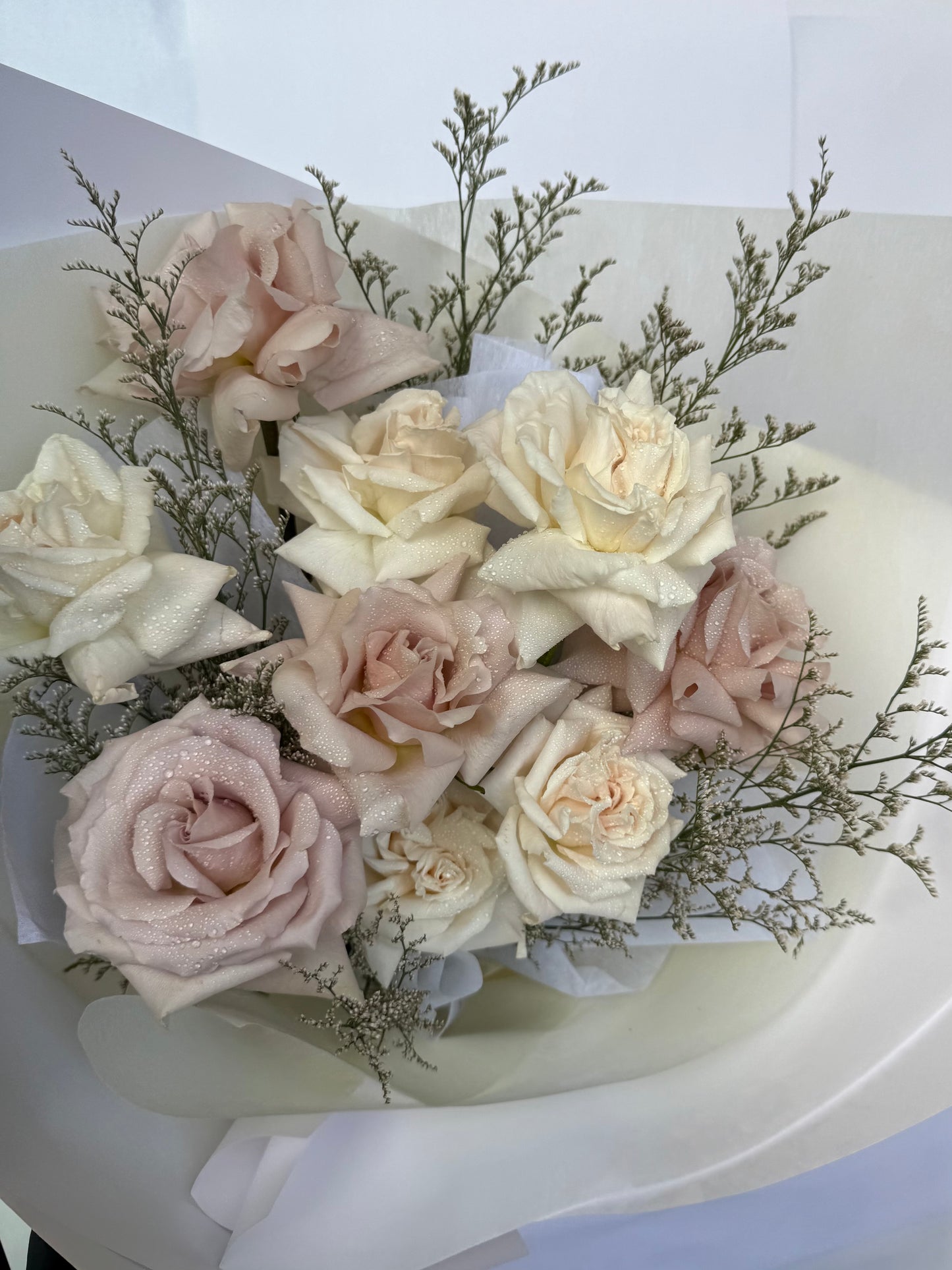 SAND PINK / WHITE ROSE BOUQUET
