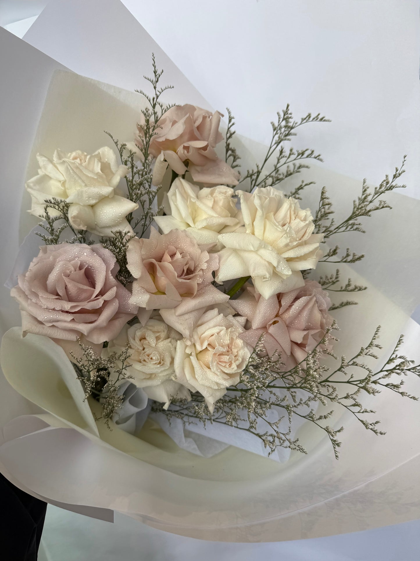 SAND PINK / WHITE ROSE BOUQUET