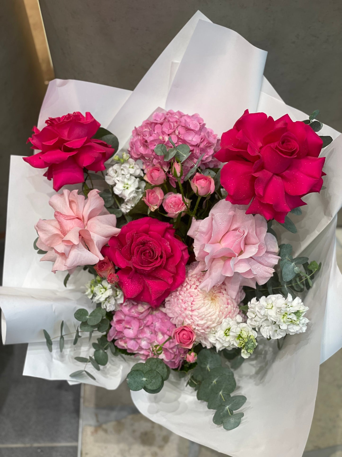 BLUSH PINK / DARK PINK BOUQUET