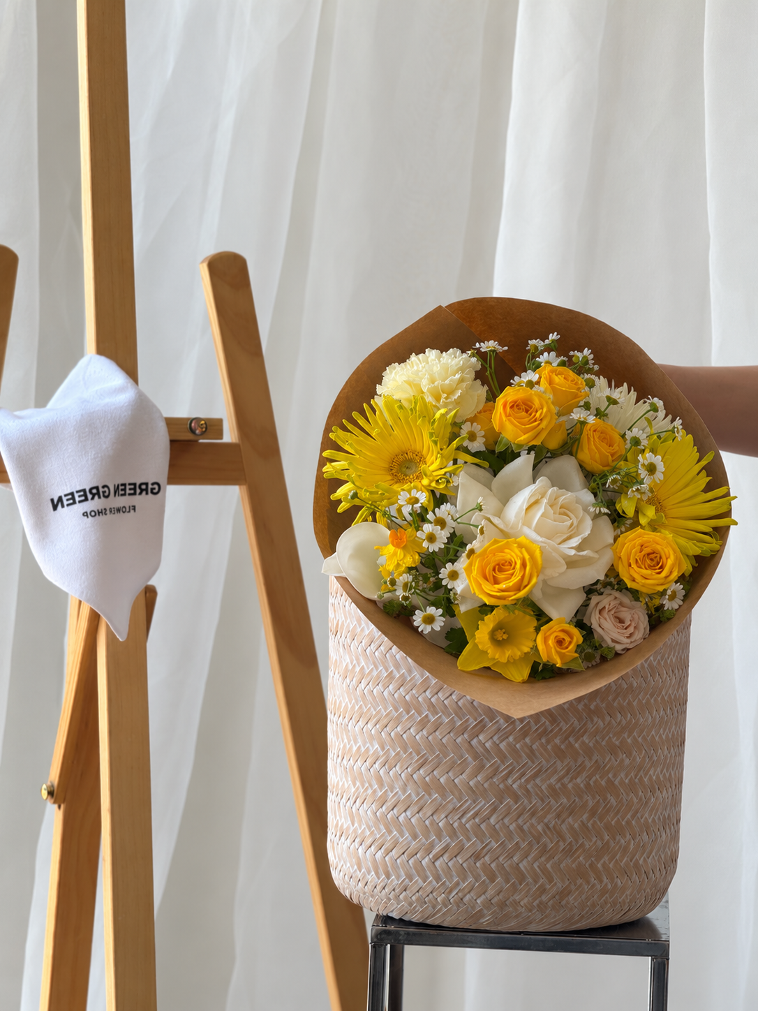 Small Posy (Hand-tied Bouquet)