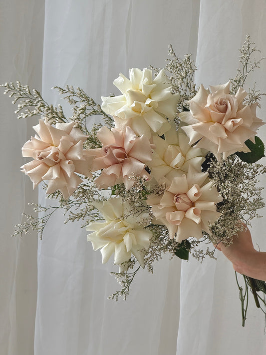 SAND PINK / WHITE ROSE BOUQUET